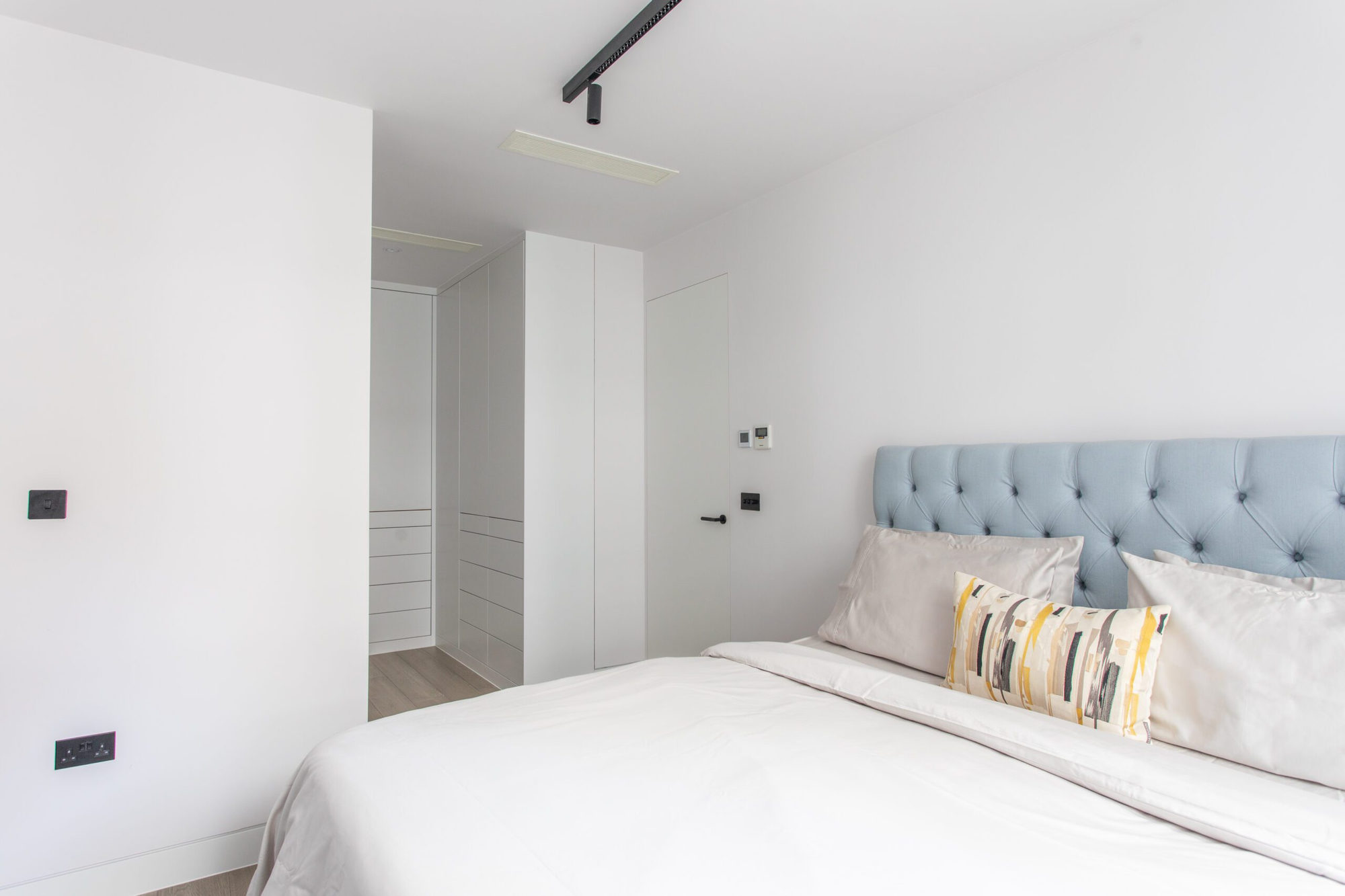 Farringdon apartment, EC1A, photo 39