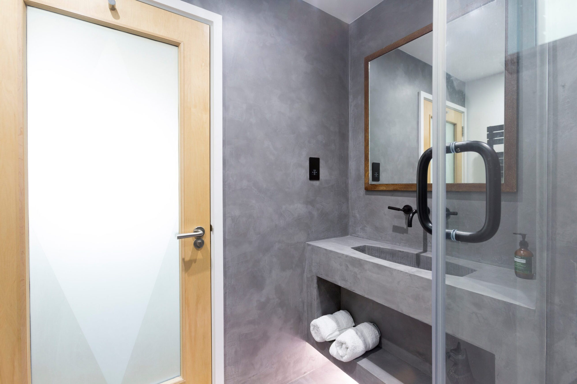 London Bridge bathroom, SE1, photo 7